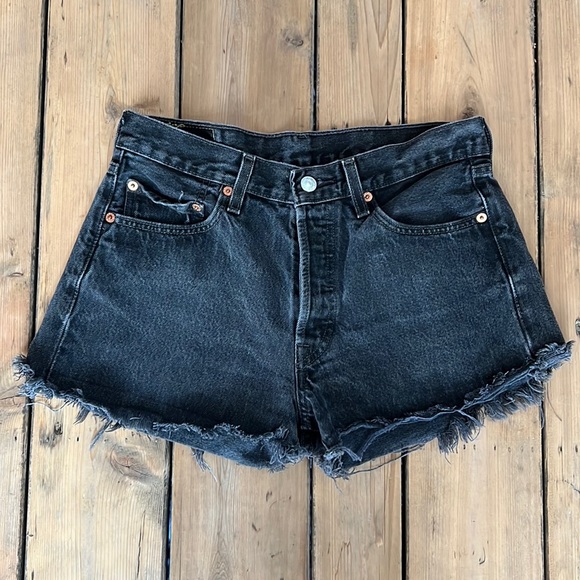 Vintage Black Levi’s 501 Cut Off Shorts size 30 - Picture 2 of 8